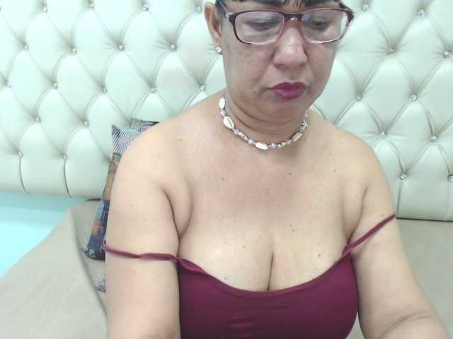 Foton MilfPleasure1 50 tits .. 100 open pussy im flexible .. 65 anal ... 200 naked and play with toy