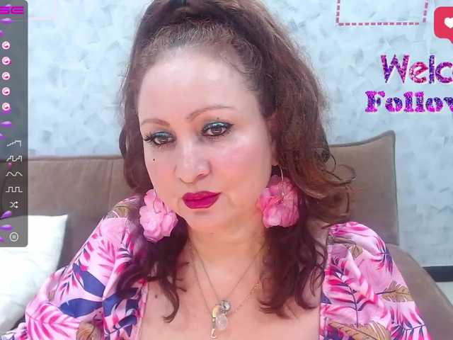 Foton MommyQueen Hi guys. Welcome ...my room. I am mommy queens. mature, I like. fantasy and kamasutra. let's go my goal 500 tk. #mature #deeptroat #blowjob #latina #new