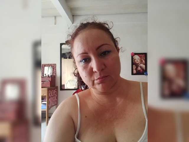 Foton MommyQueen Hello muy guys mommy queen play pussy ....