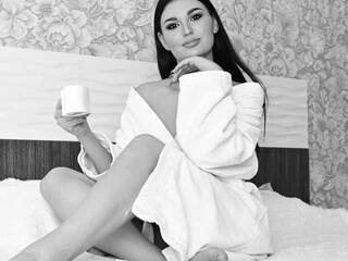 Erotisk videochatt Monika-Doll