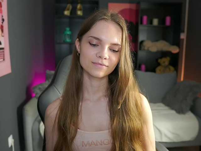 Foton NatashaMalko If you want to talk with somebody I'm here to make your day better I'm non nude but if you are brave you can make me naked :) #teen #squirt #anal #dildo #18