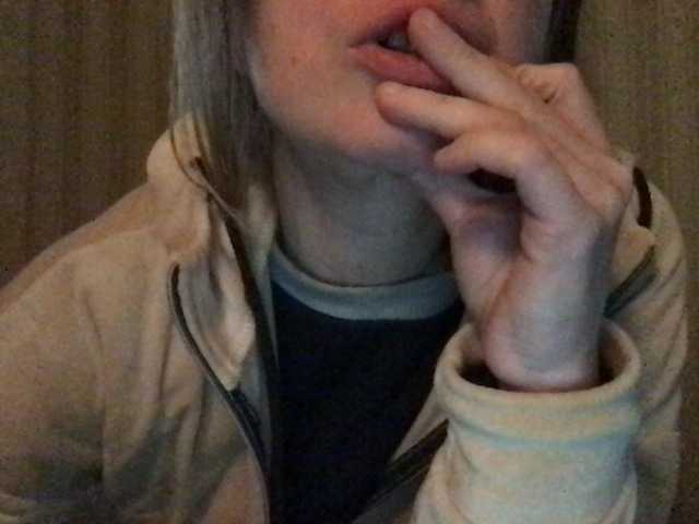 Sändningsbilder naturalblonde