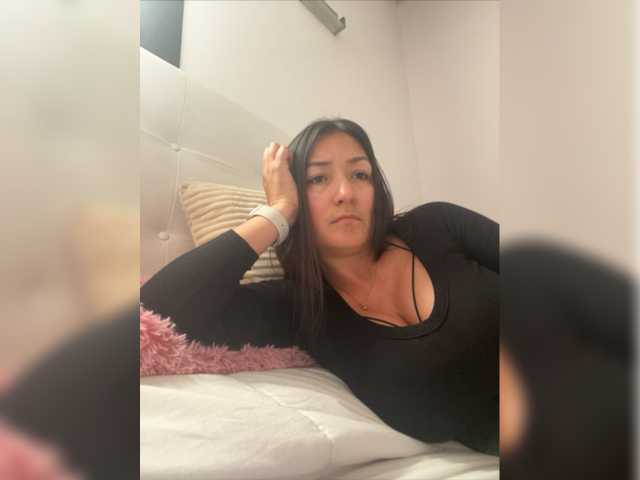 Foton cristalboom Hey guys ! BUBBIS SHOW Bubbis 66 TOKENS Hot naked show 170 show ass 88 pussy show 90heels 33kiss me 12 hot pvt Ongroup !! don't forget to follow me on instagram and onlyfans, exclusive content Kisses NO C2C I transmit from my phone S