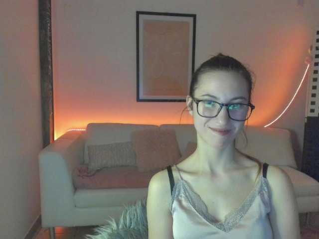 Sändningsbilder naughtydanii1