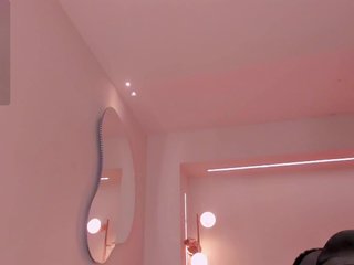 Erotisk videochatt NiaMiller