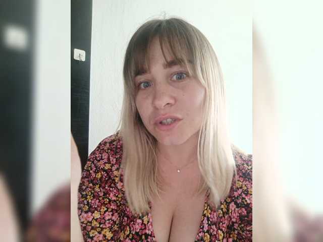 Foton Blondines69 Hey guys!:) Goal- #Dance #hot #pvt #c2c #fetish #feet #roleplay Tip to add at friendlist and for requests!