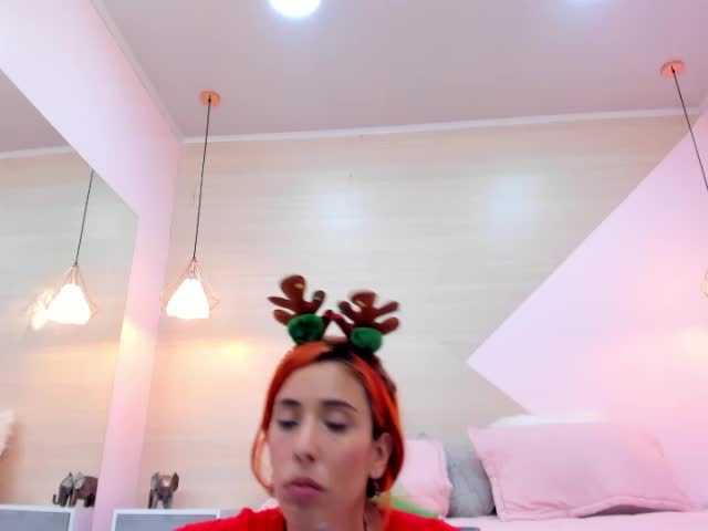 Foton paulasosa1 ♥ I want to suck your candy cane♥ Reach my goal for fuck my pussy very hard with my dildo♥Tip 100 for special gift♥