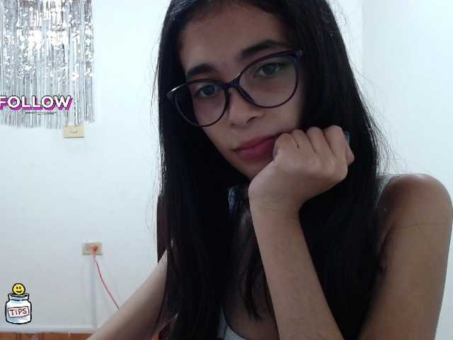 Foton petit-linda18 Hi!!! I'M NEW! CUM PLAY WITH ME! #18 #young #smalltits #skinny #braces