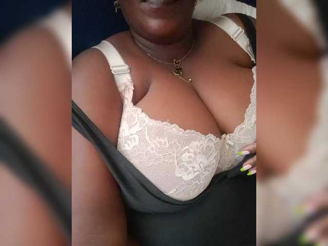 Sändningsbilder Queenbigboobs