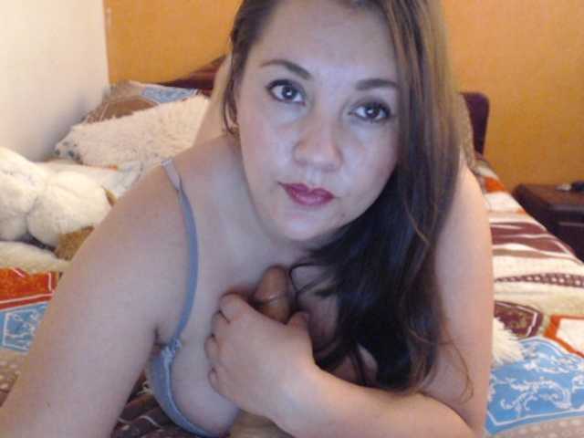 Foton MiladyEmma hello guys I'm new and I want to have fun He shoots 20 chips and you will have a surprise #bbw #mature #bigtits #cum #squirt