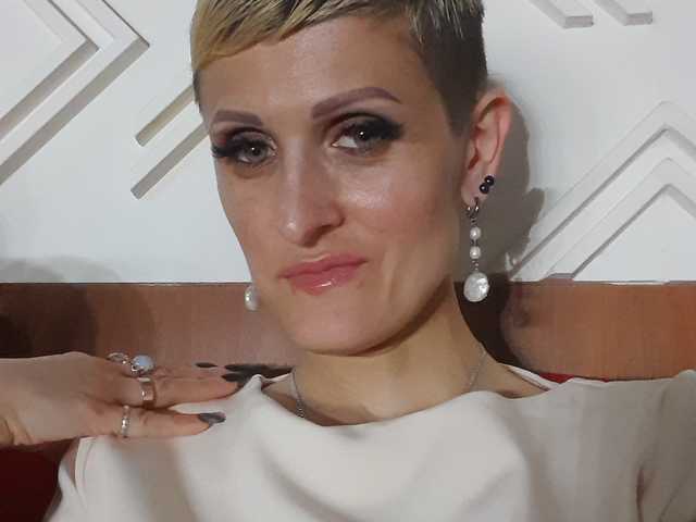 Foto av profilen N-I-M-F-O-M-A-N-K-A