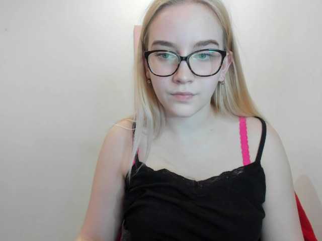 Foton rikkisix69 Hi guys :) My name is Rikki, my biggest strengths are my #bigtits, and #ass. Im still #teen, and #new here, and very #shy too. ;)