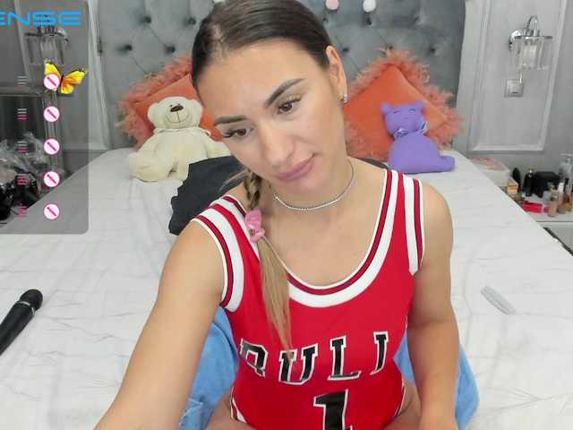 Foton SaraJennyfer Torture me whit your tips!!Spin the wheel for 50 tkjs!#squirt #anal #pussy #bj #joi#cei