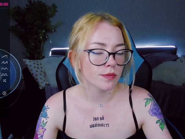 Foton Sedwunder @remain before stripshow lovense from 2 tk | tits 48 | blowjob 142 | striptease 148 | dildo in pussy 389