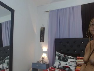 Erotisk videochatt Selene-Adams