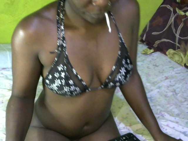 Foton Sexydee02 hey am new lets chat have fun and mingle together #ebony #new