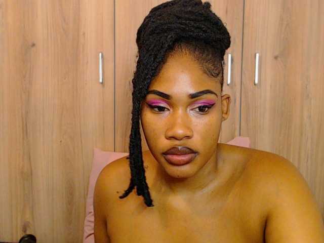 Sändningsbilder SexyJuicyLips