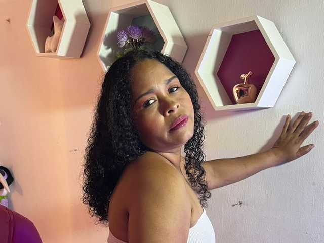 Foto av profilen SHAROM-ADAMS