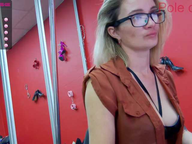 Foton Simonacam2cam I'm glad to welcome you dear! The best compliment from you is tokens) I will also pamper you with naked tits for 100 tons, ass-50, legs-30. I will turn on your camera for 40 tons, I will play pranks in private or in a group and show you what it is buzz