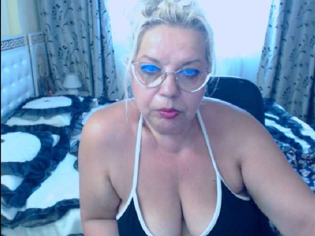 Foton SonyaHotMilf #BLONDE#MATURE#FEET##PUSSY#ASS#MAKE ME HAPPY WITH YOUR TIPS!!