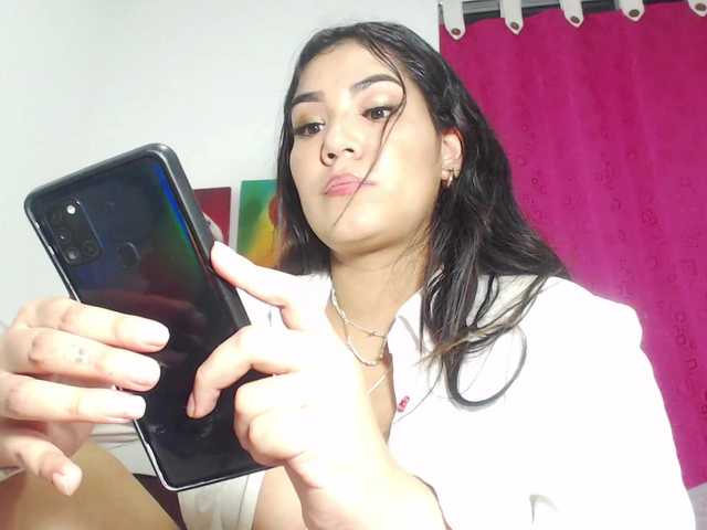 Foton SophieMillerr My eyes look at u while i suck u so deep! 299 #latina #curvy #deepthroat VIBES ON