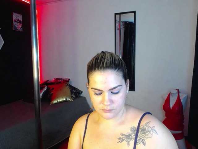 Foton sweetgirlx Hi! welcome to my room, im Emily , be kind to me, I am a woman eager to learn