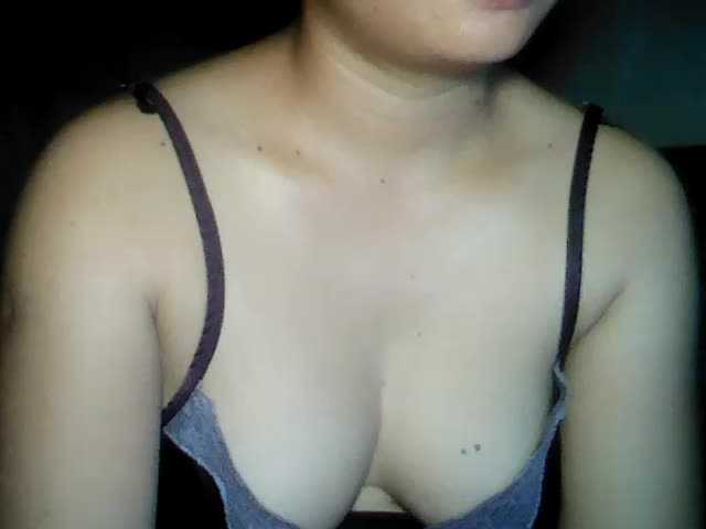 Foton sweetsexylipz hey guys welcome to my room ♥I'm Flexible girl ready to have fun,