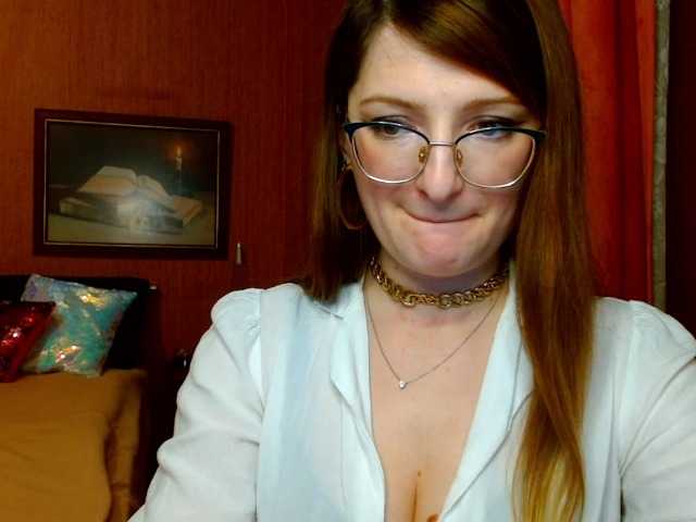 Foton tastyAriel Sweet and yet dang naughty ;) #innocentface #sweet #petite #glasses #fetish #natural #domina #teaser #cfmn #joi #cei #cbt #sph