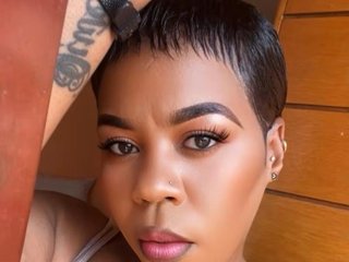Erotisk videochatt THICKBUNNYCHICKxx
