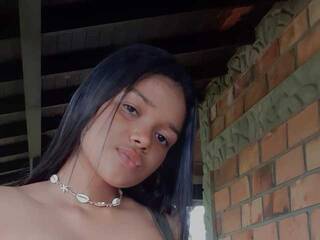 Erotisk videochatt Tiny-Annie