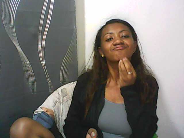 Sändningsbilder tinychloe