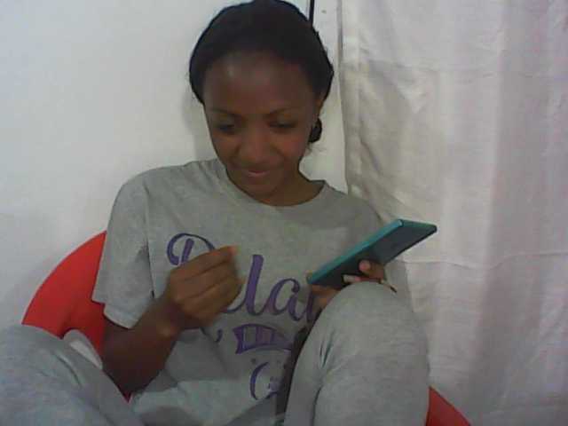 Sändningsbilder tinychloe