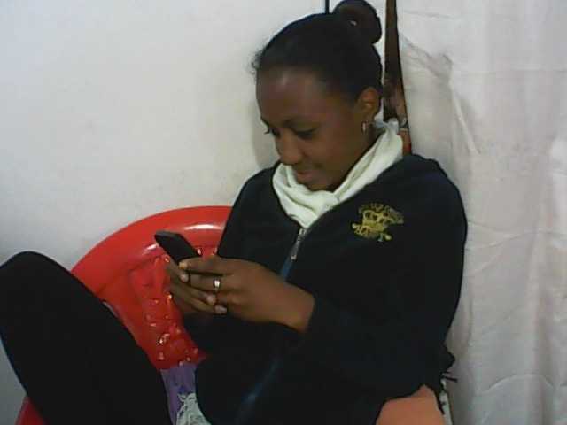 Sändningsbilder tinychloe