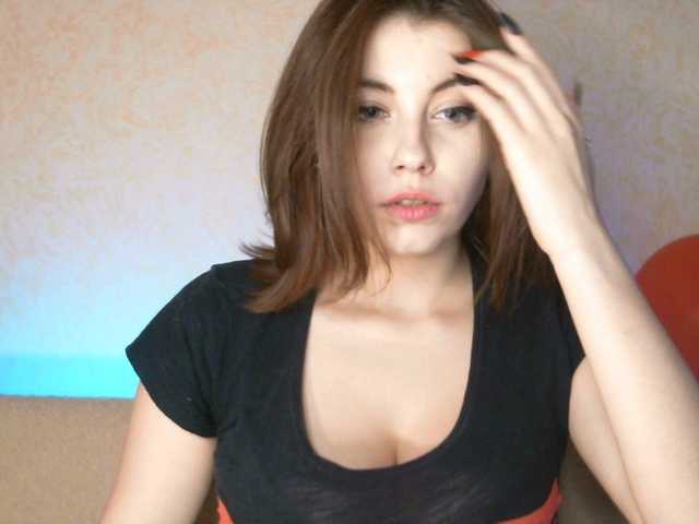 Foton Chika_Bom Hello everyone, I'm Katya) Let's chat and more *) Lovens from 2 tokens) Put love and comments.