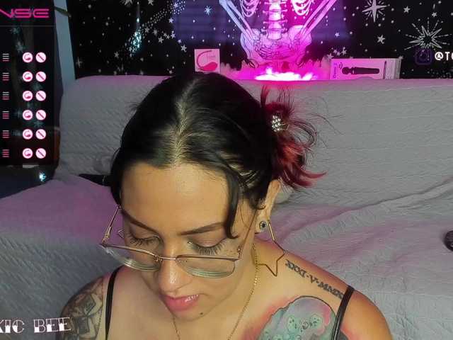 Foton CoralineBee Dont be rude. say Hi #bbw #tattooed #latina #Big