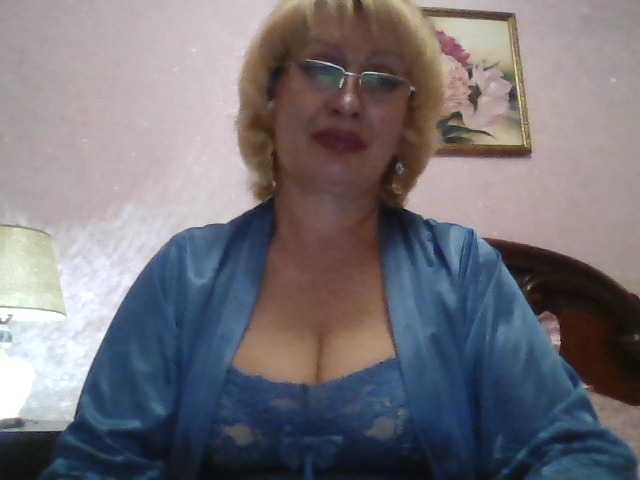 Foton _mamasita_ Greetings, my dears: * Welcome im my room. I will be glad to your attention and gifts :) I'm collecting tokens for a better camera. Need @remain :*