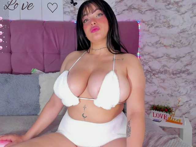 Foton Valerie-Baker I am the horny busty that you were looking for so much, do you want to see how I bounce on top of you? ♥#latina #bigboobs #bigass #lovense #anal #squirt