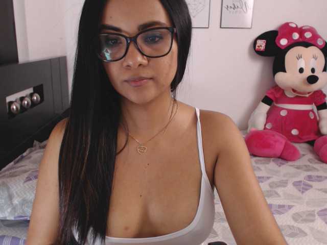 Foton Victoriadolff hello guys i am new here i want to have a nice time .... naked # latina # show pvt