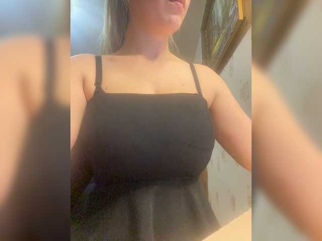 Foton Vikki_tori_aa Subscribe and put love. Lovense is powered by 2 tokens. 12tk-20 sec Ultra high...domi from 30 token. I go private and group.
