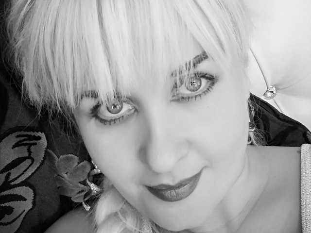 Foto av profilen WhiteQueen--1
