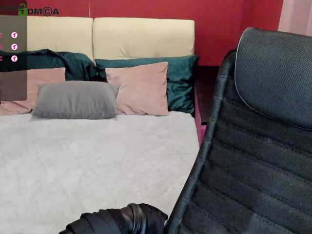 Foton yatvoyakoshka Lovens vibrates from 2 tokens at a time)In private I play with toys, role-playing, sam to cam, femdom)Orgasm in pvt - 555tk or lovens control 10 min)In full private I play with the ass and realize any fantasies) invite!