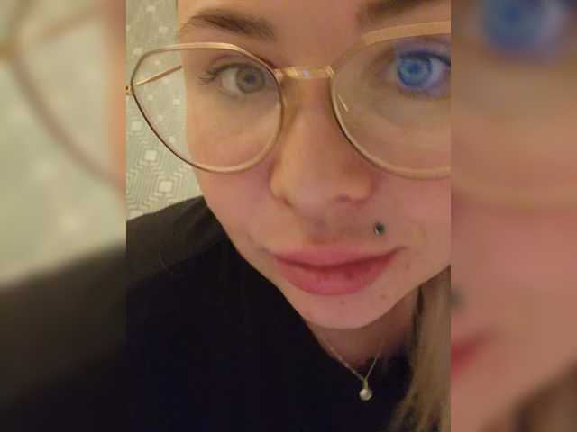 Sändningsbilder YourFunnyBlondiee