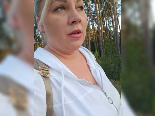 Sändningsbilder yuliia_3003