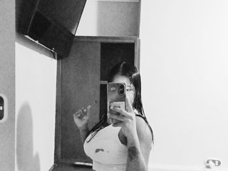 Erotisk videochatt ZAIRA-BREEZE